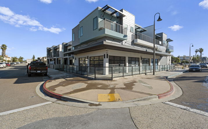 Pictures of Retail property located at 801 Seacoast Dr, Imperial Beach, CA 91932 for sales - image #1