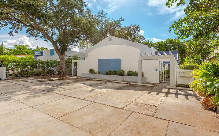 Pictures of Multifamily property located at 2825 SW 3rd Ave, Miami, FL 33129 for sales - image #1