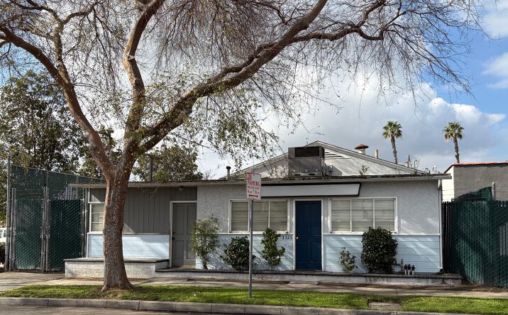 Pictures of Industrial property located at 3323 Lime Ave, Signal Hill, CA 90755 for sales - image #1