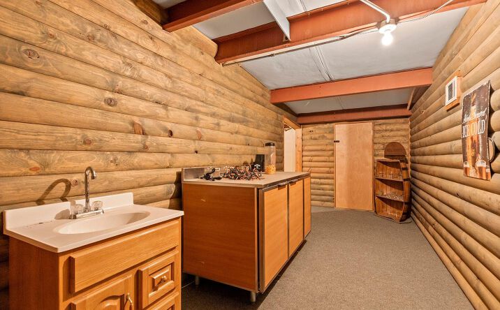 Pictures of Retail, Industrial property located at 1665 Santa Fe Trl, Marshall, MO 65340 for sales - image #1