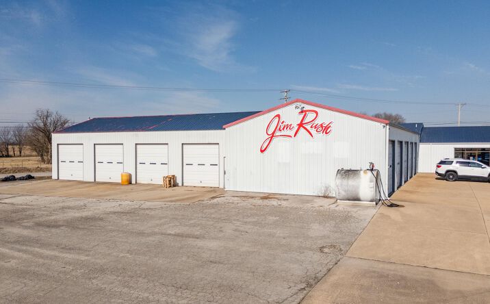 Pictures of Retail property located at 3111 S Springfield Ave, Bolivar, MO 65613 for sales - image #1
