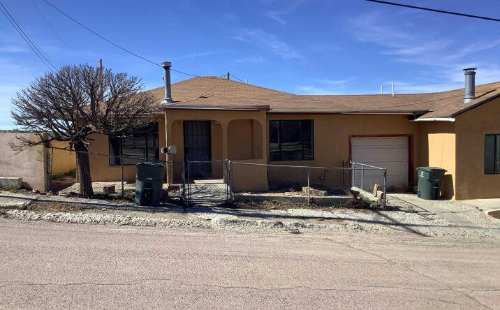 Pictures of Multifamily property located at 610 S Fifth Street, Gallup, NM 87301 for sales - image #1