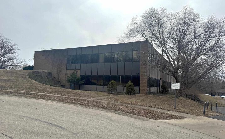Pictures of Office property located at 2040 Hill Meadows Drive, Springfield, IL 62702 for sales - image #1