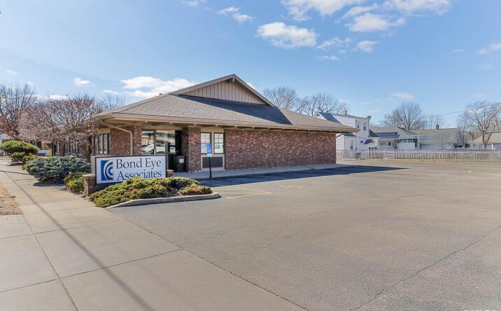 Pictures of Office property located at 725 S 14TH Street, Pekin, IL 61554 for sales - image #1