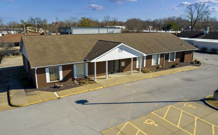 Pictures of Office property located at 601 E MAIN Street, Carbondale, IL 62901 for sales - image #1