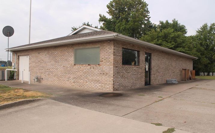 Pictures of Office property located at 1305 S DIVISION Street, Carterville, IL 62918 for sales - image #1