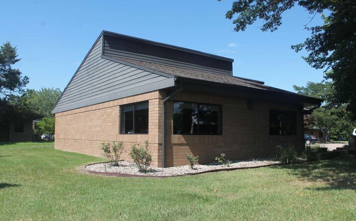 Pictures of Office property located at 1160 CEDAR Court, Carbondale, IL 62901 for sales - image #1
