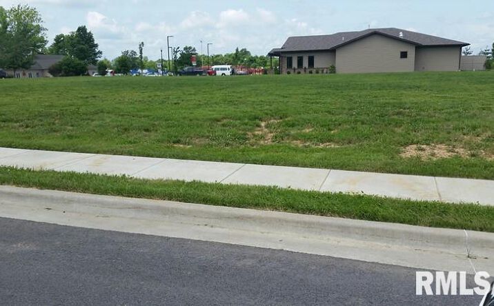 Pictures of Land property located at Lot 9 FINANCIAL, Carbondale, IL 62901 for sales - image #1