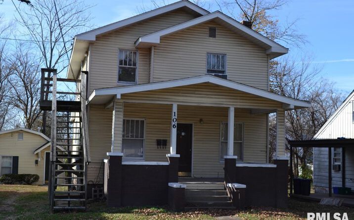 Pictures of Multifamily property located at 106 S FOREST Street, Carbondale, IL 62901 for sales - image #1