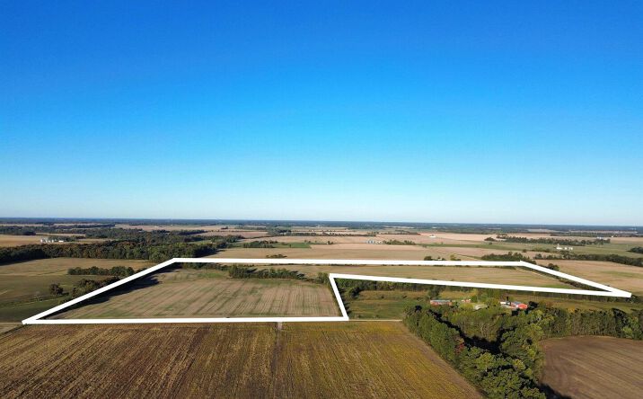 Pictures of Land property located at 000 County Road 2100 N County Road, Cisne, IL 62823 for sales - image #1