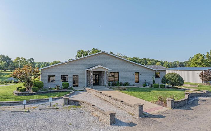 Pictures of Retail property located at 2801 Putter Drive, Centralia, IL 62801 for sales - image #1