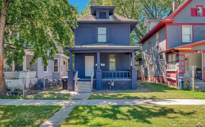Pictures of Multifamily property located at 1017 SW 16th ST, Topeka, KS 66604 for sales - image #1