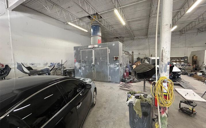 Pictures of Business for Sale, Retail, Industrial property located at 8xxx NW 117th St, Hialeah Gardens, FL 33018 for sales - image #1