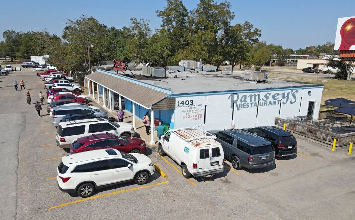 Pictures of Business for Sale, Hospitality, Retail property located at 1403 N Navarro St, Victoria, TX 77901 for sales - image #1