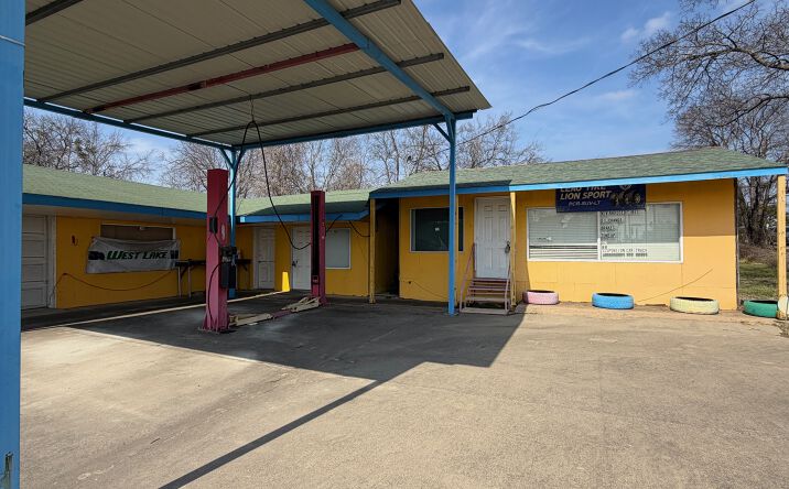 Pictures of Office, Industrial, Mixed Use property located at 161 N Mississippi Ave, Atoka, OK 74525 for sales - image #1
