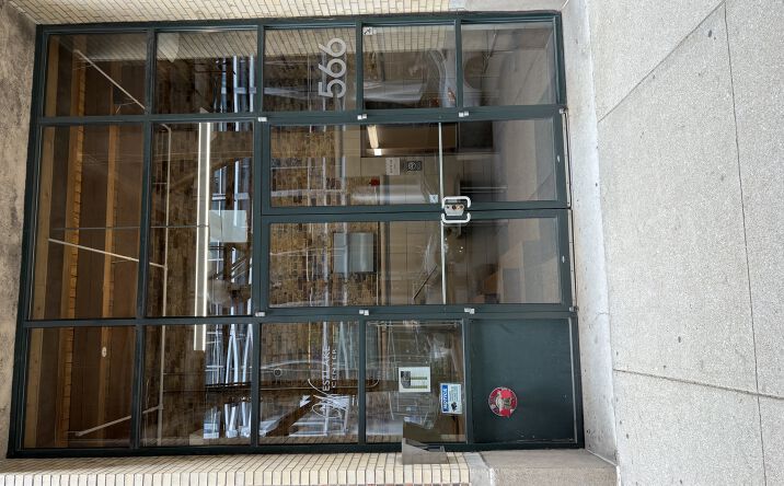 Pictures of Office property located at 566 W Lake St, Chicago, IL 60661 for sales - image #1