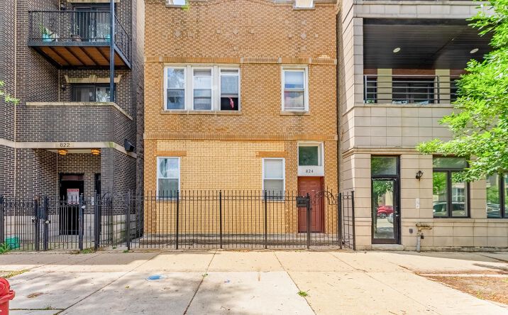 Pictures of Multifamily property located at 824 N CALIFORNIA Avenue, Chicago, IL 60622 for sales - image #1