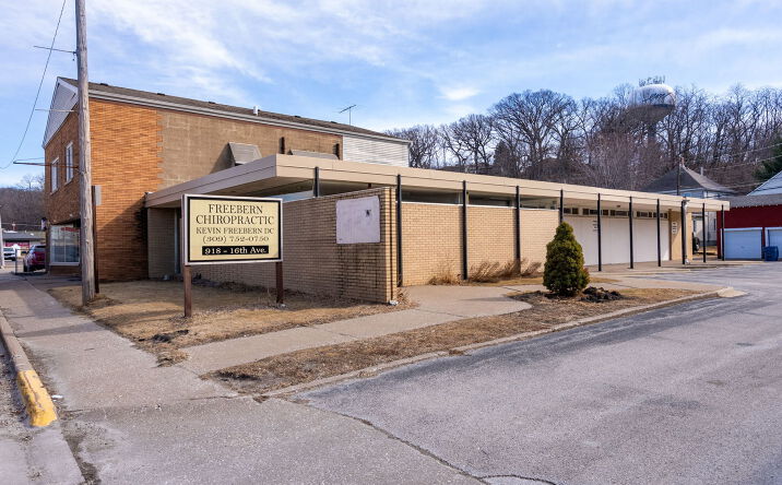 Pictures of Office, Retail property located at 918 16th Avenue, East Moline, IL 61244 for sales - image #1