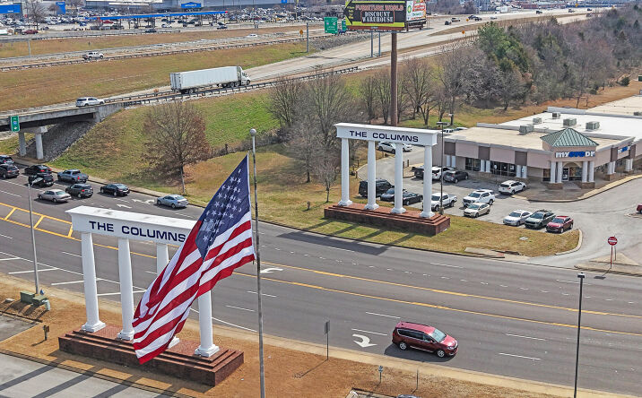 Pictures of Retail property located at 1000 Vann Drive, Jackson, TN 38305 for sales - image #1