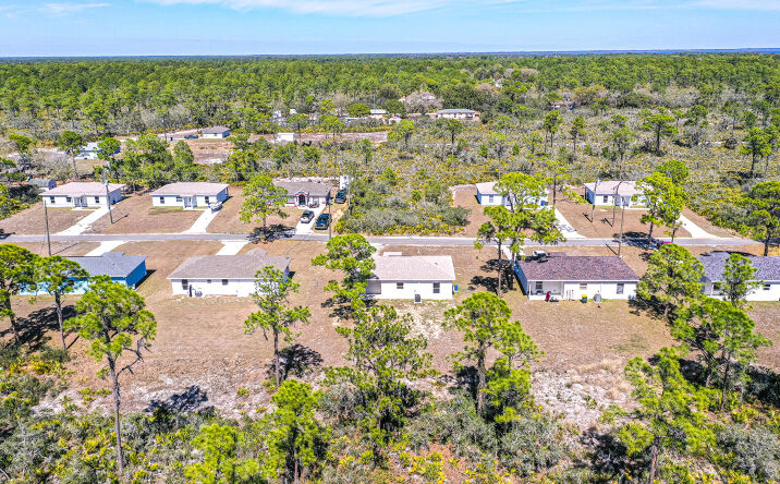 Pictures of Multifamily property located at 1422 Bittersweet St, Lake Placid, FL 33852 for sales - image #1