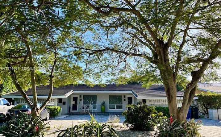 Pictures of Multifamily property located at 5650-5652 NE 17 TERRACE, Fort Lauderdale, FL 33334 for sales - image #1