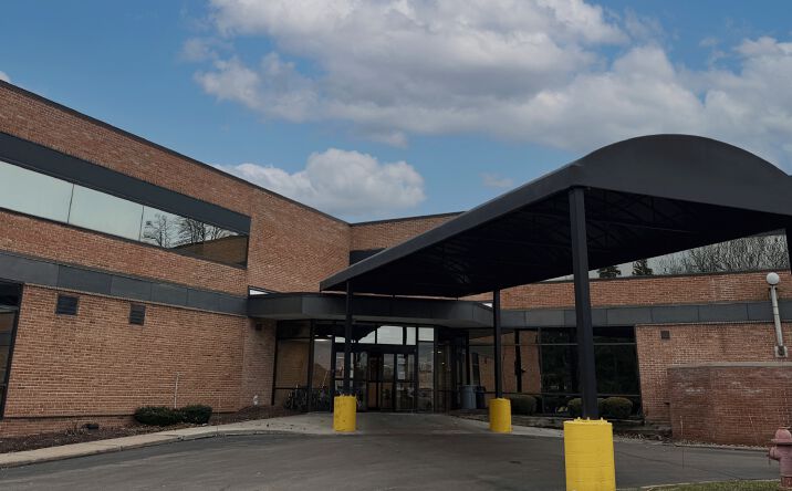 Pictures of Office property located at 9000 Mentor Ave, Mentor, OH 44060 for sales - image #1