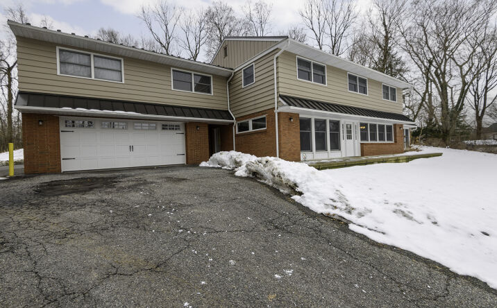 Pictures of Multifamily property located at 166 Rosehill Ave, West Grove, PA 19390 for sales - image #1