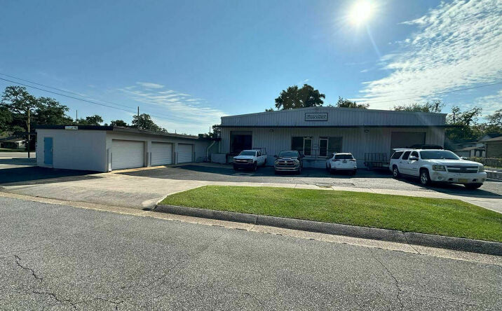 Pictures of Industrial, Retail property located at 1417 W Cervantes St, Pensacola, FL 32501 for sales - image #1