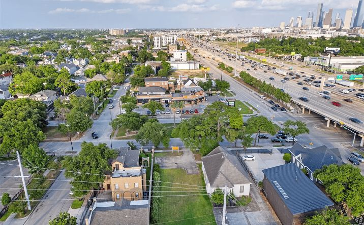 Pictures of Land property located at 333 Heights Blvd, Houston, TX 77007 for sales - image #1