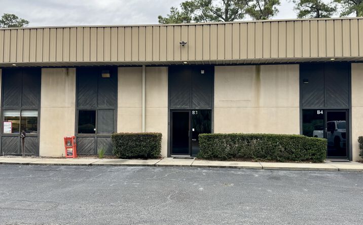 Pictures of Industrial property located at 386 Spanish Wells Rd, Hilton Head Island, SC 29926 for sales - image #1