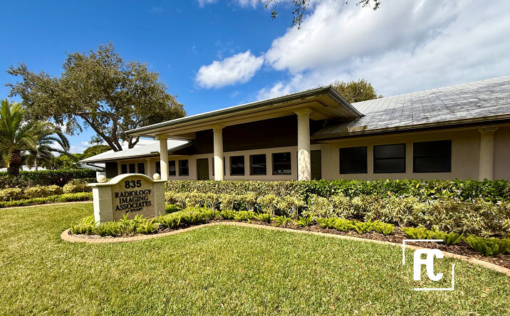 Pictures of Office property located at 835 SE Osceola St, Stuart, FL 34994 for sales - image #1