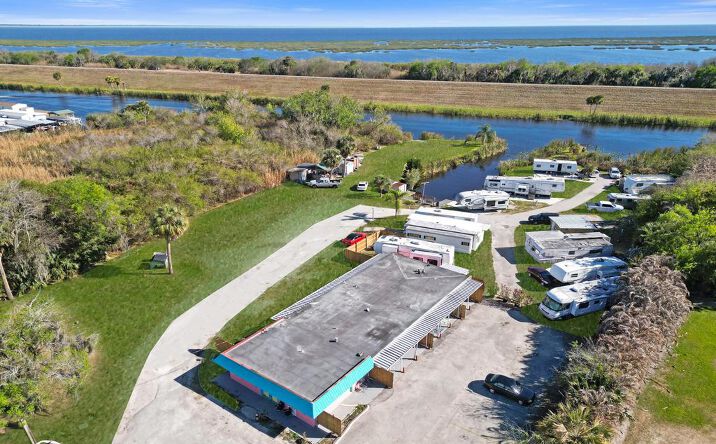 Pictures of Hospitality, Mixed Use, Mobile Home Park, Multifamily property located at 1422 US-441, Okeechobee, FL 34974 for sales - image #1