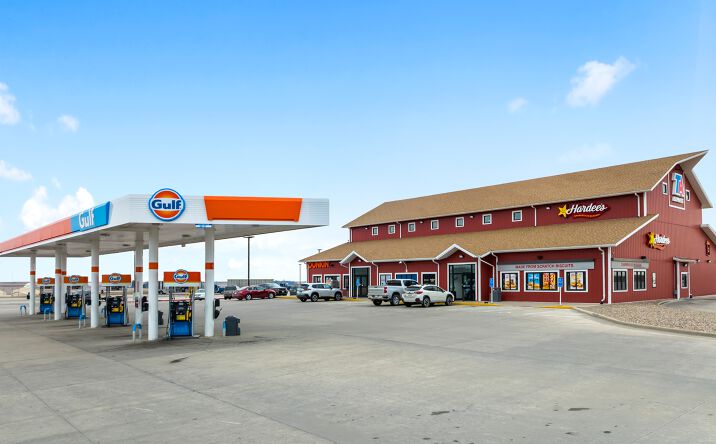 Pictures of Retail property located at 2010 Indorf Ave, Holstein, IA 51025 for sales - image #1