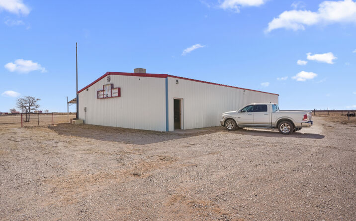 Pictures of Industrial property located at 5608 Cactus Dr, Levelland, TX 79336 for sales - image #1