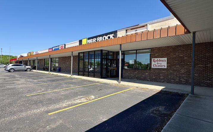 Pictures of Business for Sale, Retail property located at 1681 Benzie Hwy, Benzonia, MI 49616 for sales - image #1