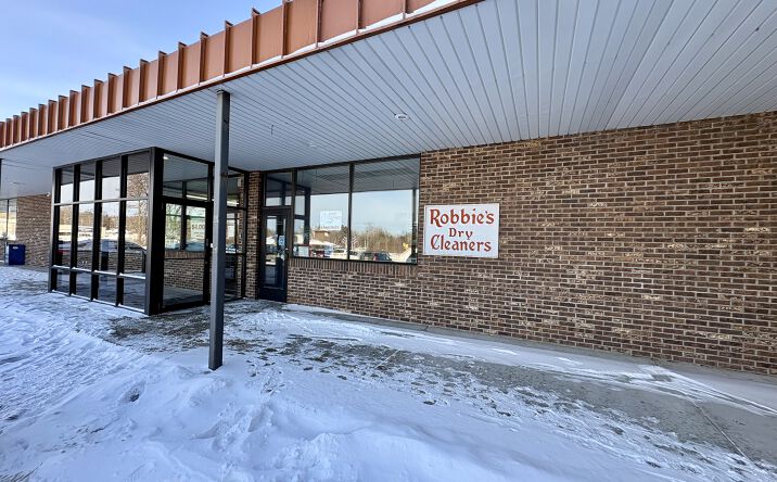 Pictures of Business for Sale, Retail property located at 1681 Benzie Hwy, Benzonia, MI 49616 for sales - image #1
