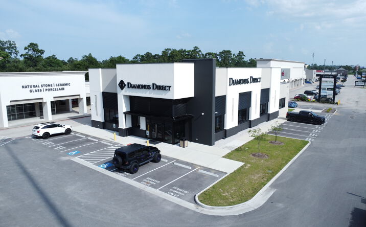 Pictures of Retail property located at 27520 Interstate 45 N, Oak Ridge North, TX 77385 for sales - image #1