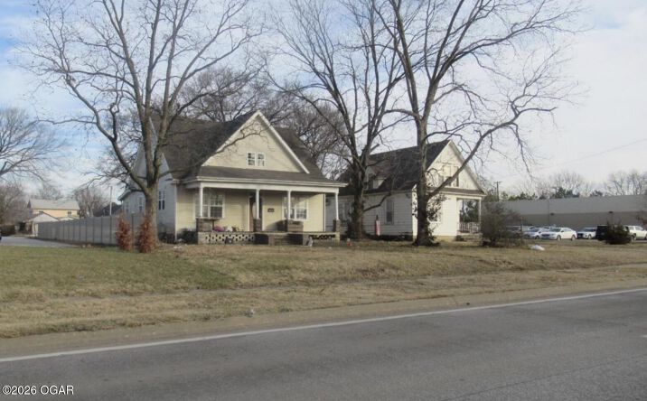 Pictures of Land property located at 919 S Madison St, Webb City, MO 64870 for sales - image #1