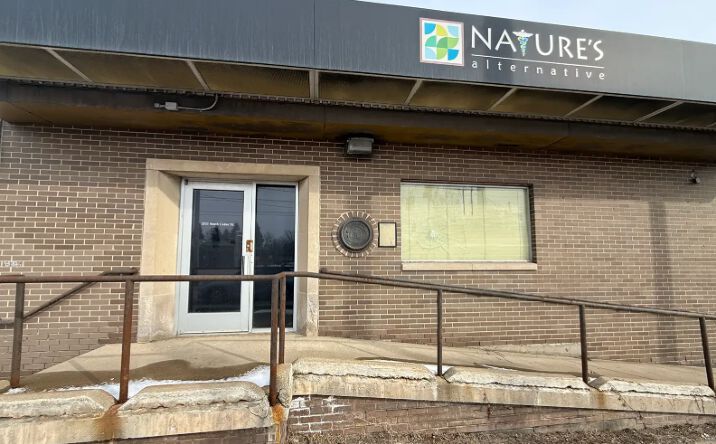 Pictures of Office, Retail property located at 2521 S Cedar St, Lansing, MI 48910 for sales - image #1