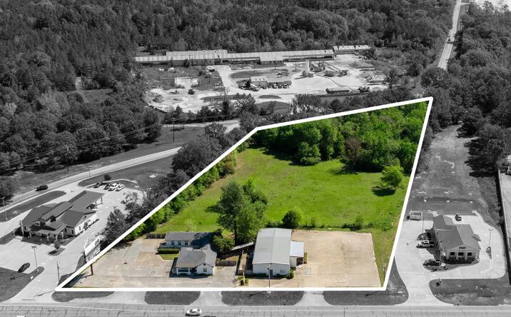 Pictures of Office property located at 2410 S. Main St, Lindale, TX 75771, 2416 S. Main St, Lindale, TX 75771 for sales - image #1