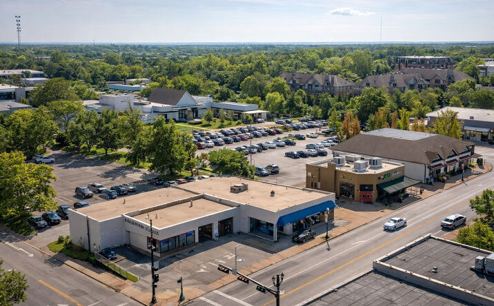 Pictures of Retail property located at 300 S Kirkwood Rd, Kirkwood, MO 63122 for sales - image #1