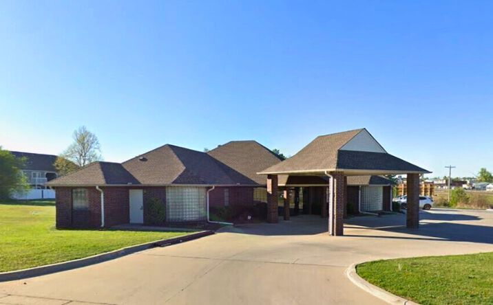 Pictures of Office property located at 2300 S Douglas Blvd, Midwest City, OK 73130 for sales - image #1