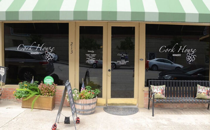 Pictures of Retail property located at 213 E Main St, Waxahachie, TX 75165 for sales - image #1