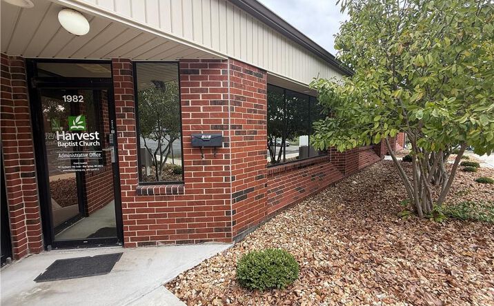 Pictures of Office, Special Purpose property located at 1982-1984 NW Copper Oaks Circle, Blue Springs, MO 64015 for sales - image #1