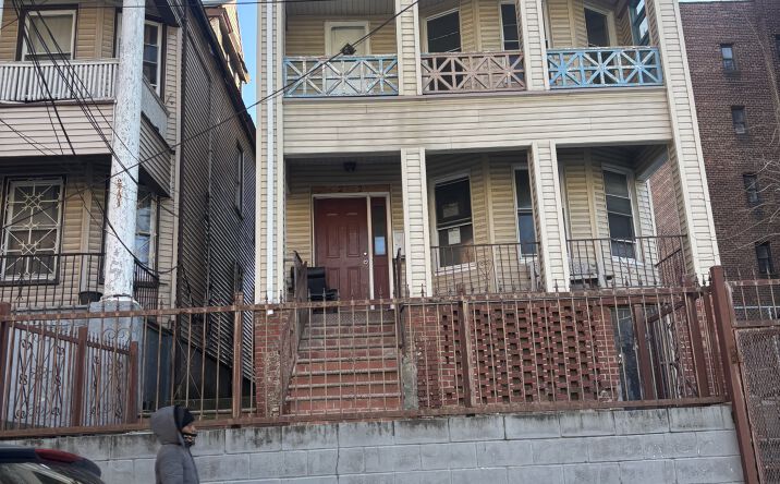 Pictures of Multifamily property located at 2702 Bainbridge Ave, New York, NY 10458 for sales - image #1