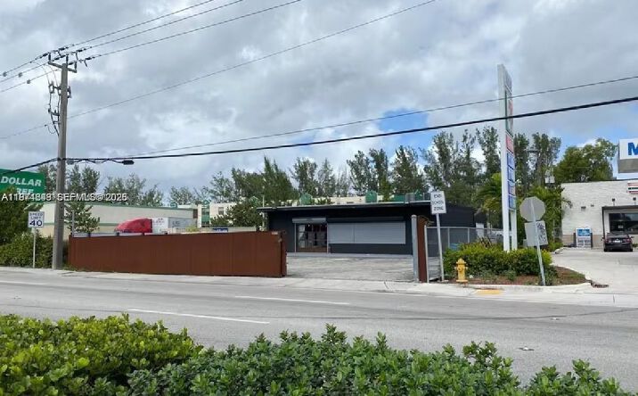 Pictures of Mixed Use property located at 1235 NW 103rd St, Miami, FL 33147 for sales - image #1