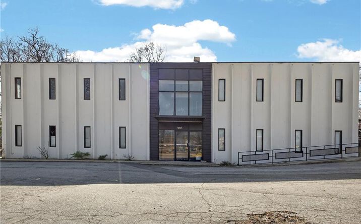 Pictures of Office property located at 2692 Harris Street, Atlanta, GA 30344 for sales - image #1