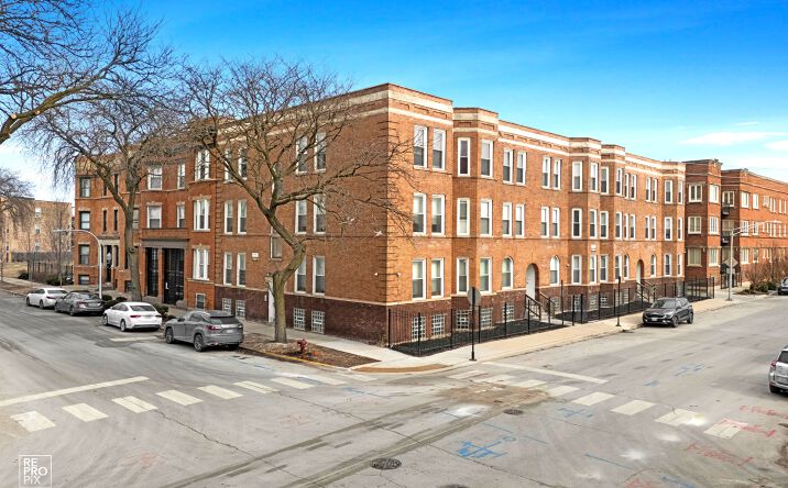 Pictures of Multifamily property located at 4957 S Calumet Ave, Chicago, IL 60615 for sales - image #1