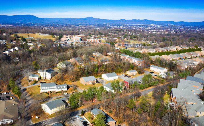 Pictures of Multifamily property located at 803 King James St SW, Roanoke, VA 24014 for sales - image #1
