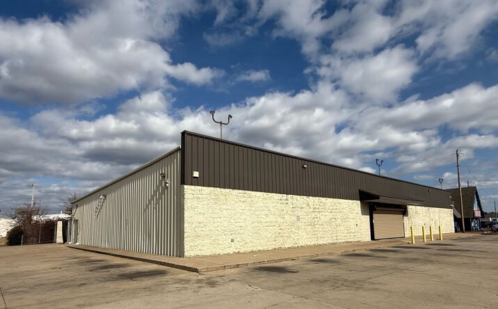 Pictures of Industrial, Retail property located at 1760 Winchester Rd, Memphis, TN 38116 for sales - image #1